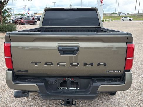 Used 2025 Toyota Tacoma TRD Off-Road AWD/4WD image 4