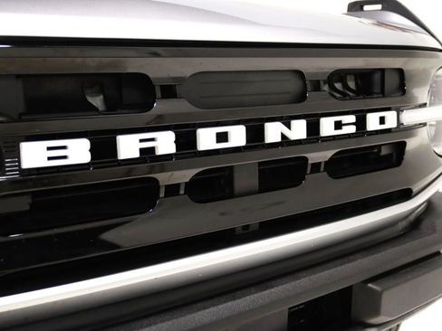 Used 2023 Ford Bronco Outer Banks AWD/4WD image 32
