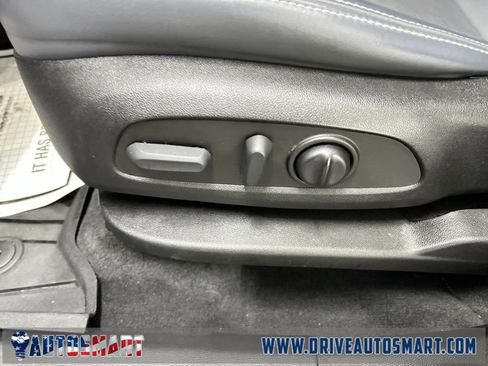 Used 2023 Buick Enclave Essence image 15