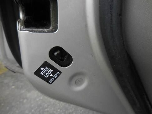 Used 2000 Subaru Forester L AWD/4WD image 12