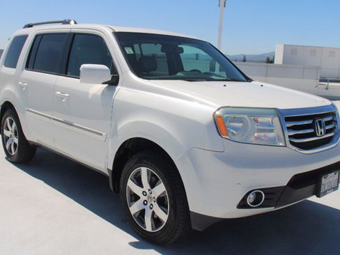 Used 2015 Honda Pilot Touring image 2