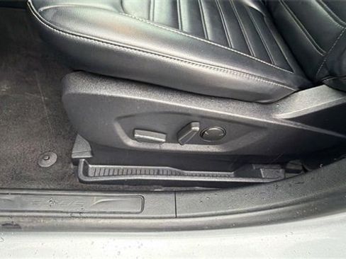 Used 2024 Ford Edge SEL image 21