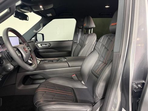 Used 2026 Nissan Armada PRO-4X w/ Captain's Chari Seat Package AWD/4WD image 29