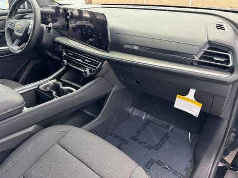 New 2026 Chevrolet Traverse LT w/ Driver Confidence Package FWD image 6