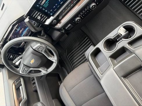 Used 2025 Chevrolet Silverado 1500 LT AWD/4WD image 35