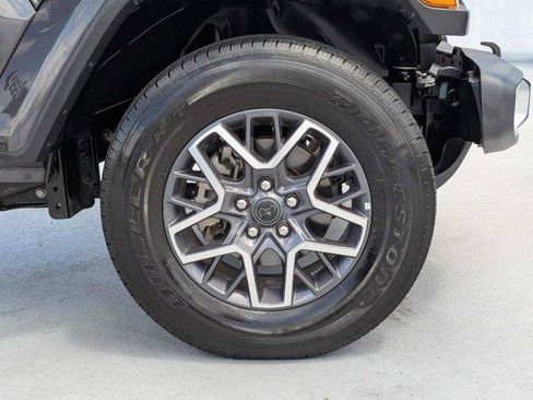 Certified 2025 Jeep Wrangler Unlimited Sahara AWD/4WD image 11