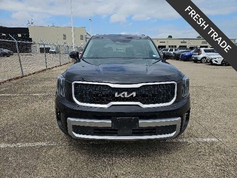 Certified 2023 Kia Telluride EX w/ EX Captain's Chair Package FWD image 2