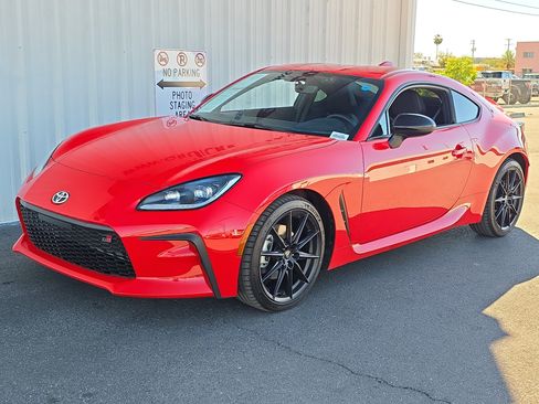 Used 2024 Toyota GR86 Premium image 4