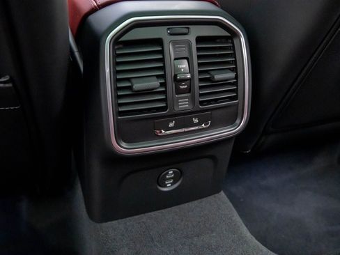 New 2026 Porsche Macan Turbo image 18