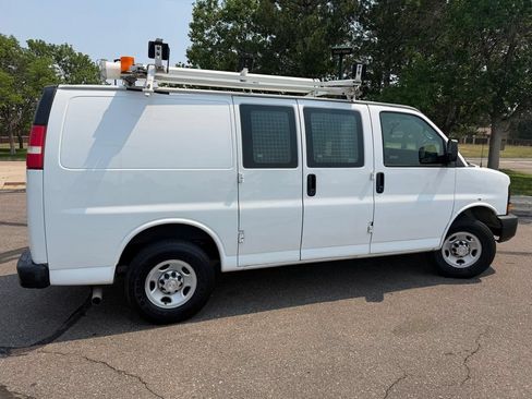 Used 2015 Chevrolet Express 2500 RWD image 4