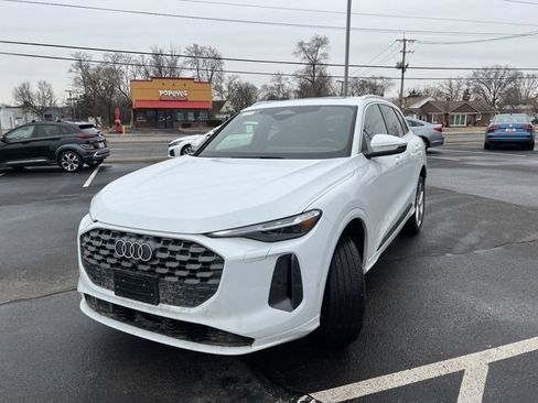 Used 2025 Audi Q5 Premium Plus w/ Premium Plus image 2