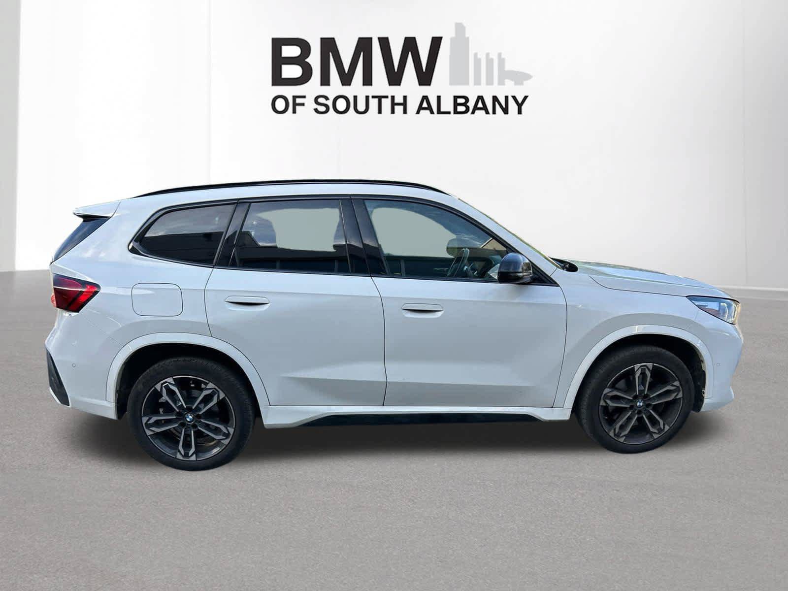 Used 2023 BMW X1 xDrive28i w/ M Sport Package AWD/4WD image 6