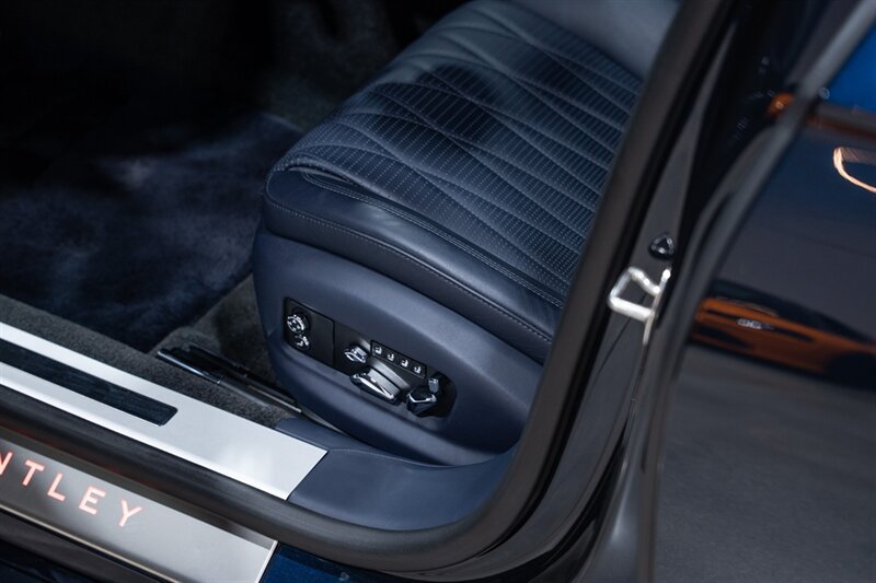 Used 2022 Bentley Flying Spur W12 AWD/4WD image 23