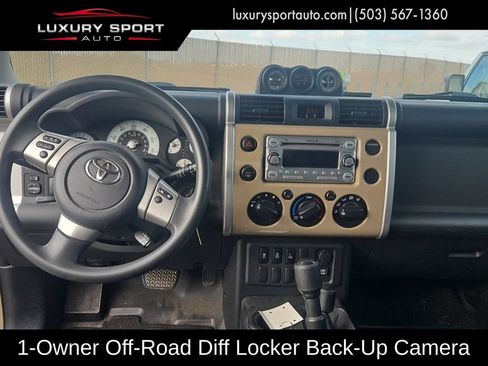 Used 2012 Toyota FJ Cruiser 4WD w/ Convenience Pkg image 10