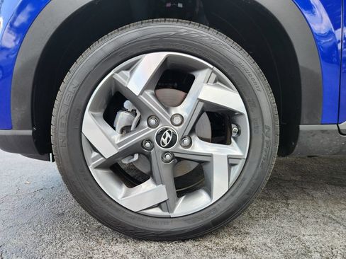 Used 2025 Hyundai Venue Limited FWD image 14