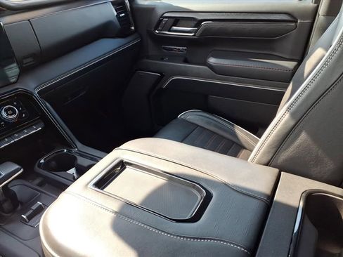 Used 2022 GMC Sierra 1500 AT4X image 12