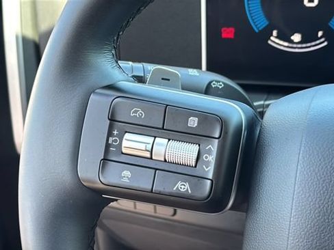 Used 2025 Hyundai Santa Fe SEL FWD image 22