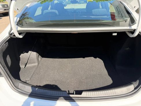 Used 2016 Chevrolet Malibu LT FWD image 15