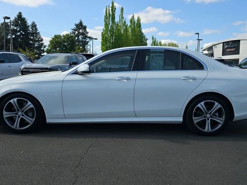 Used 2017 Mercedes-Benz E 300 4MATIC image 43