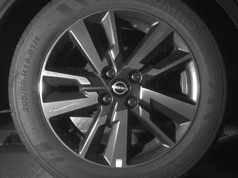 Used 2025 Nissan Versa SV w/ Trunk Package image 15