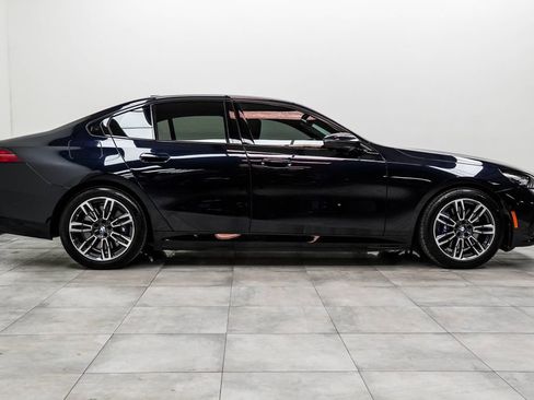 Used 2026 BMW 550e xDrive AWD/4WD image 10