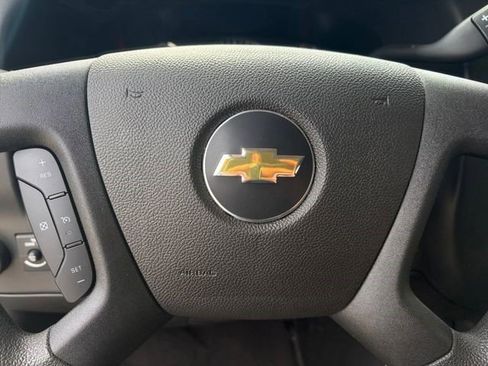 Used 2025 Chevrolet Express 3500 LT w/ LT Preferred Equipment Group RWD image 8