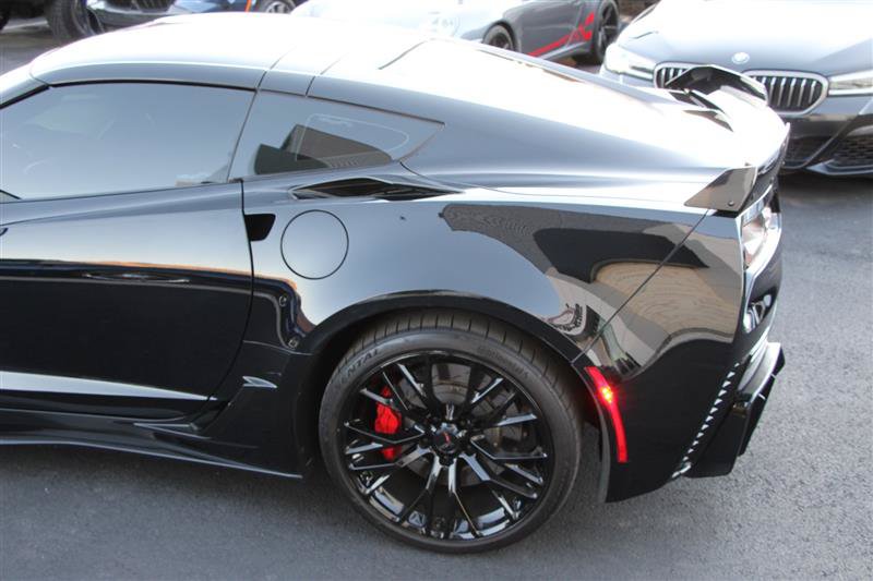 Used 2018 Chevrolet Corvette Z06 RWD image 6