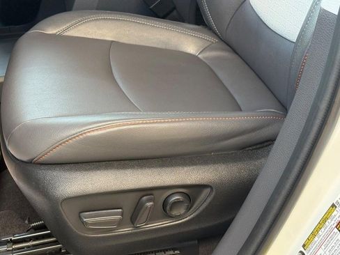 Used 2023 Toyota Sienna XSE image 27