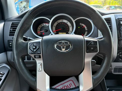Used 2014 Toyota Tacoma PreRunner w/ SR5 Package RWD image 28