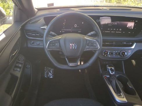 Used 2025 Buick Envista Preferred w/ Convenience I Package image 16