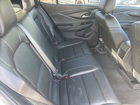 Used 2025 Buick Envista Sport Touring image 27