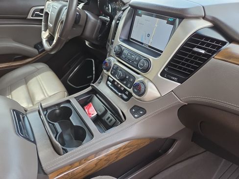 Used 2019 GMC Yukon XL Denali w/ Denali Ultimate Package AWD/4WD image 29
