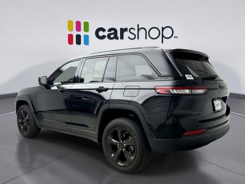 Used 2023 Jeep Grand Cherokee Altitude image 3