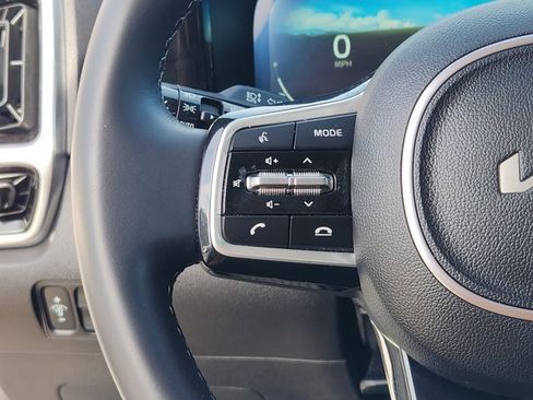 Certified 2023 Kia Sorento SX image 27