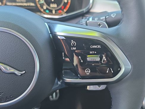 Used 2024 Jaguar XF R-Dynamic SE image 18