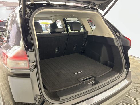 Used 2023 Nissan Rogue SV w/ SV Premium Package image 25