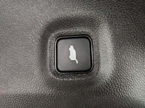 Certified 2023 Acura MDX FWD w/ Technology Package image 12