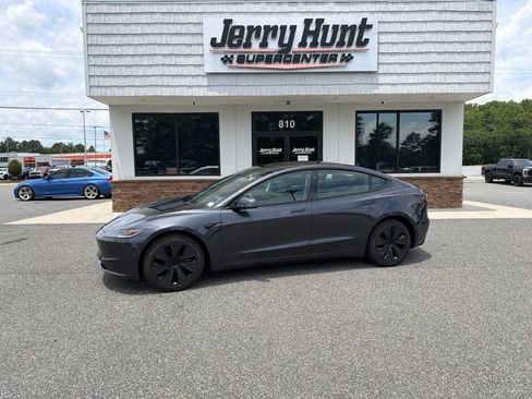 Used 2025 Tesla Model 3 Long Range RWD image 1