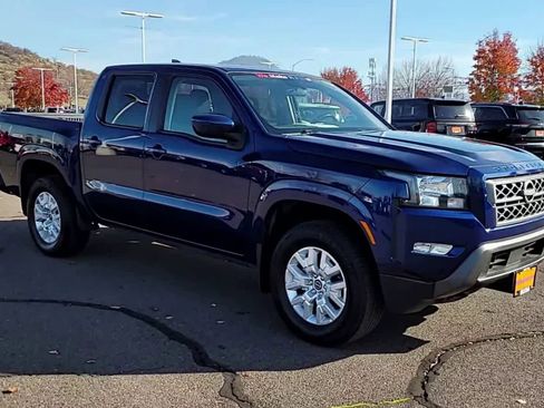 Used 2023 Nissan Frontier SV w/ SV Convenience Package image 2