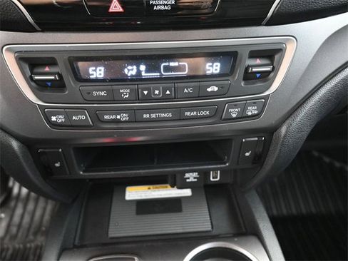 Used 2021 Honda Pilot Special Edition image 6