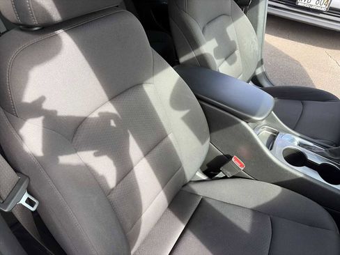 Used 2021 Chevrolet Malibu LS image 24