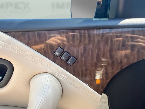 Used 2018 Nissan Armada Platinum w/ Interior Lighting Package RWD image 11