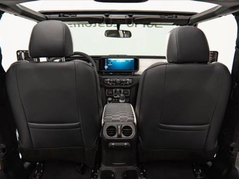 Used 2025 Jeep Gladiator Sport image 33