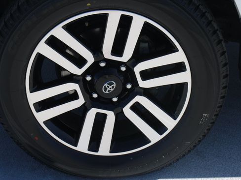 Certified 2022 Toyota 4Runner Limited AWD/4WD image 10