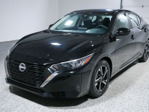 Used 2024 Nissan Sentra SV FWD image 29