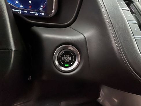 Used 2024 Chevrolet Suburban LT image 28