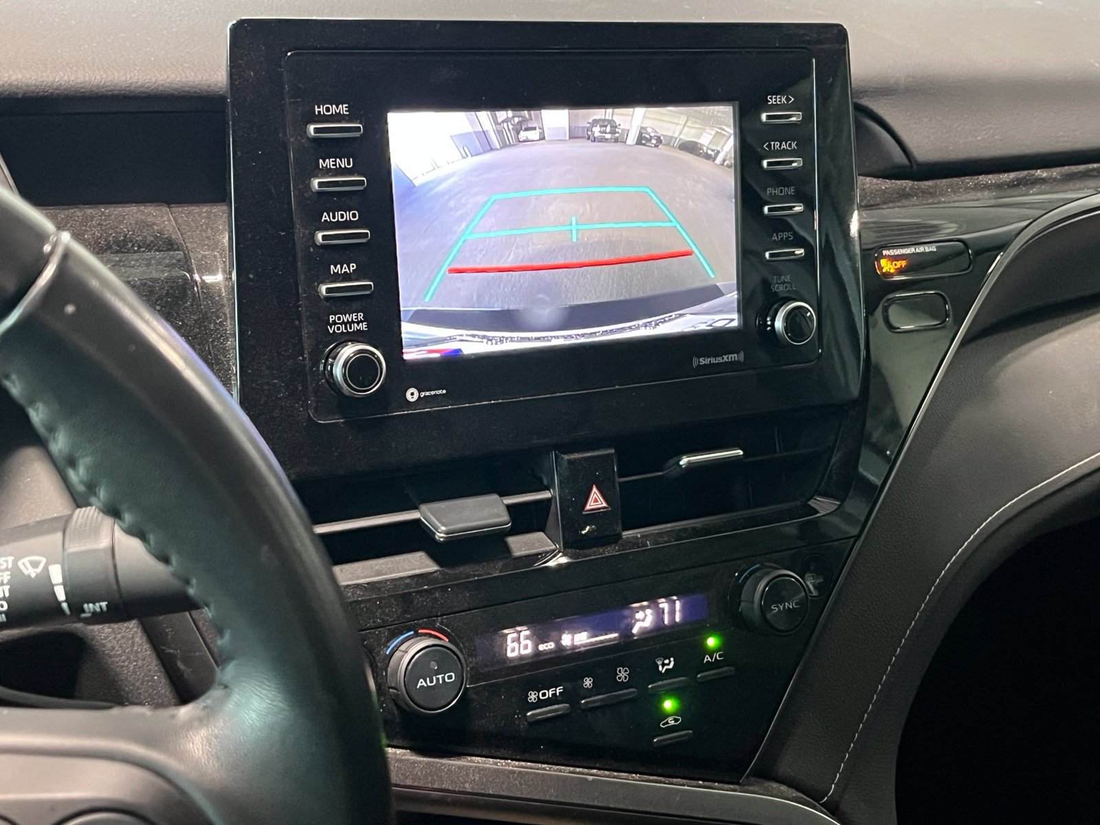 Used 2022 Toyota Camry SE w/ Carpet Mat Package (TMS) FWD image 21