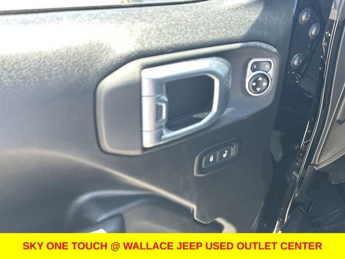Used 2026 Jeep Wrangler Unlimited Rubicon AWD/4WD image 14