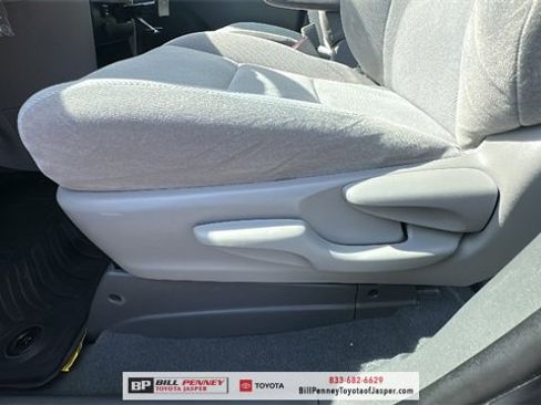 Used 2020 Toyota Sienna L image 15