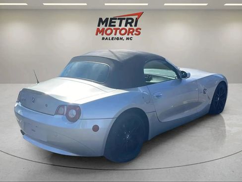 Used 2005 BMW Z4 2.5i image 6